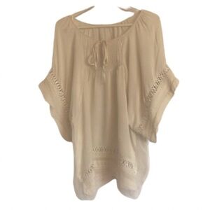 Short sleeve light with blouse in ivory